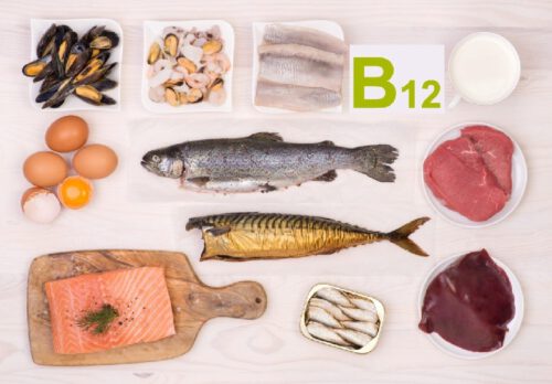 Vitamin B12 (cobalamin) là một loại vitamin thuộc nhóm B - Ảnh 1