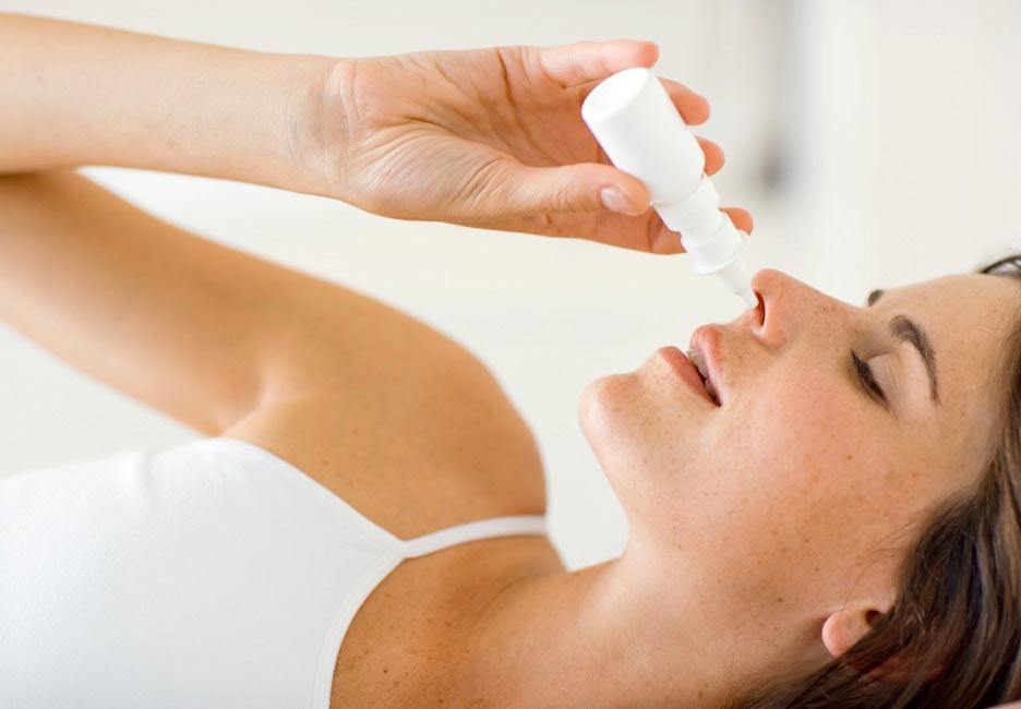 Thử nước muối sinh lý xịt mũi để trị sổ mũi nghẹt mũi - Ảnh 10