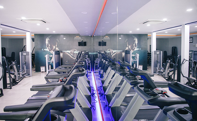 Hệ thống máy móc tập luyện tiên tiến, hiện đại và tối tân của AHA Gym Club